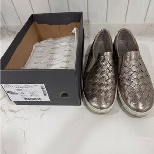 Ecco Women's Bronze Slip-On Sneakers Sz 9-9.5